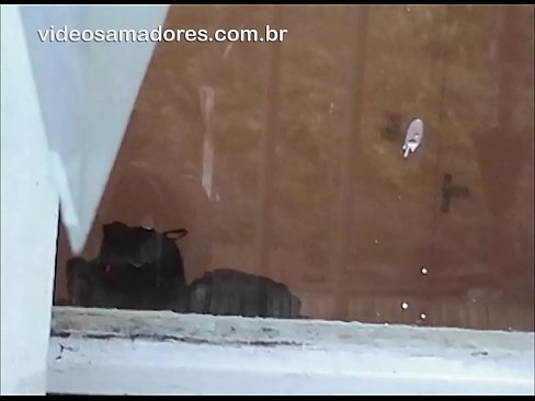 ❤️ Omu cornu chì fighjula a so fidanzata cù un altru tippu, registrendu un video di cazzo senza disturbà a coppia ❤️ Video porno à co.myteporn.ru ❤