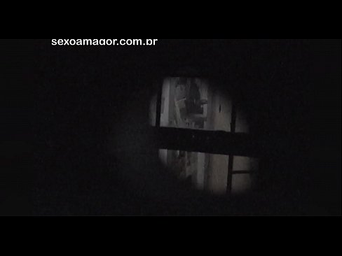 ❤️ Blondie hè videoregistrata in segretu da un voyeur di u quartieru nascostu daretu à i mattoni cavi ❤️ Video porno à co.myteporn.ru ❤