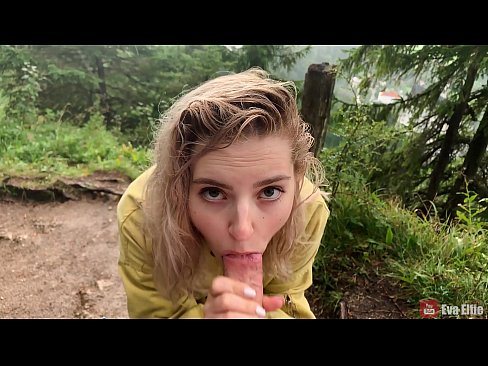 ❤️ Ragazza ingoia cum dopu un pompino publicu - Eva Elfi ❤️ Video porno à co.myteporn.ru ❤